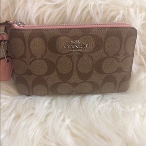 COACH DOUBLE ZIP WRISTLET